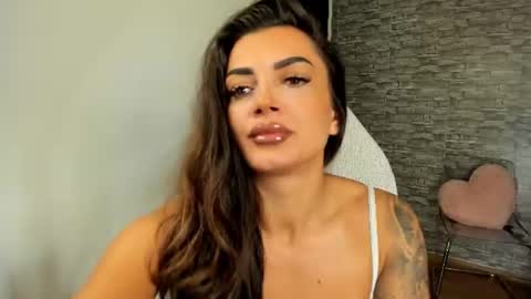 Snapshot of erica_xoo chatting on July 2026 05:04:01 AM Riaaa online show from July 2026 05:04:01 AM