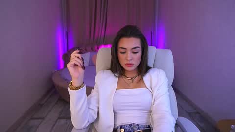 Erica online show from September 2025 07:12:02 AM