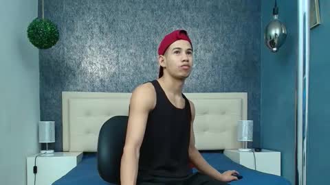   online show from December 2025 04:09:01 AM