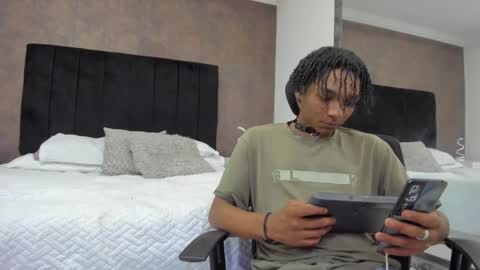 Snapshot of erickhoffman_ chatting on January 2025 05:03:01 AM Your Erick Hoffman online show from January 2025 05:03:01 AM