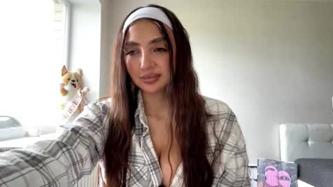 Vanessa online show from May 2026 06:42:02 AM