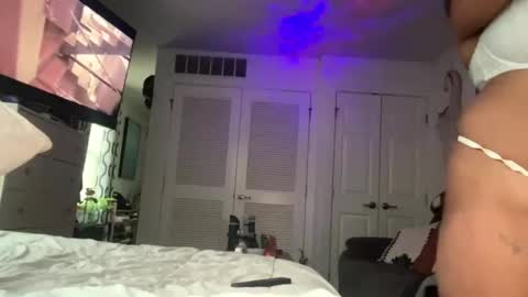 Lea  Erik online show from November 2025 06:30:01 PM