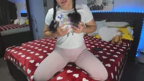 Snapshot of erikagold chatting on May 2026 03:33:01 AM ErikaGold online show from May 2026 03:33:01 AM