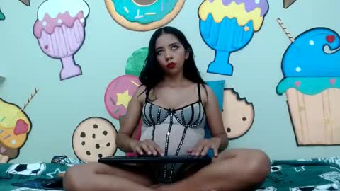 Snapshot of erikaskinny18 chatting on May 2026 05:51:01 PM erika online show from May 2026 05:51:01 PM