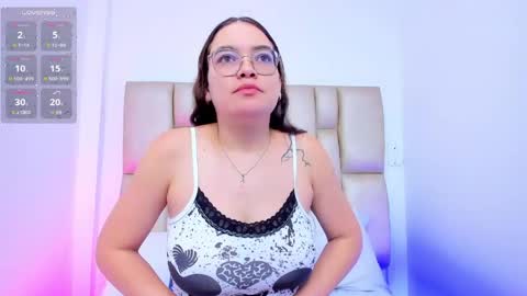Snapshot of erikastar_ chatting on May 2026 11:59:01 AM Erika online show from May 2026 11:59:01 AM