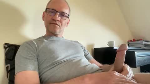 Snapshot of erikwant2 chatting on April 2026 08:52:02 AM erikwant2 online show from April 2026 08:52:02 AM