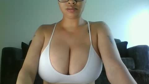 erin2025 online show from April 2026 08:36:02 PM