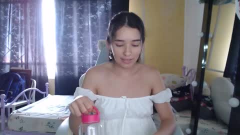 erina_1 online show from November 2025 04:28:02 PM