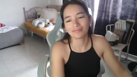 Snapshot of erina_1 chatting on May 2026 05:42:01 PM erina_1 online show from May 2026 05:42:01 PM