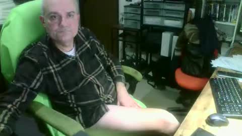 ernello online show from December 2025 09:54:01 PM