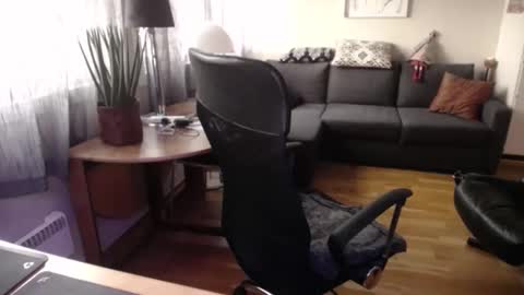 eroen online show from October 2025 02:01:02 PM