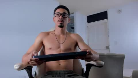 Snapshot of eros_becker_ chatting on May 2026 05:57:02 AM eros_becker_ online show from May 2026 05:57:02 AM