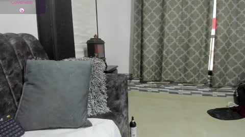 Valentine online show from December 2024 07:00:01 PM