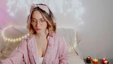 Snapshot of eroticgiftxxx chatting on January 2025 09:29:01 AM LylaXXX online show from January 2025 09:29:01 AM