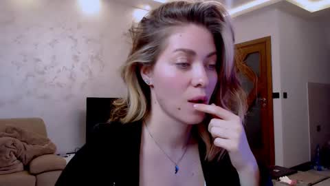 Snapshot of eroticgiftxxx chatting on March 2025 07:21:02 PM LylaXXX online show from March 2025 07:21:02 PM