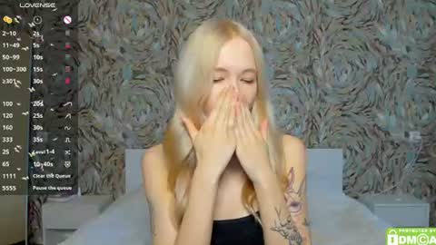 Snapshot of eshcka chatting on June 2026 05:03:02 AM Megan and Brad online show from June 2026 05:03:02 AM