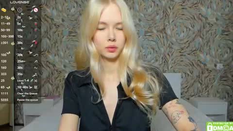 Snapshot of eshcka chatting on July 2026 03:03:01 PM Megan and Brad online show from July 2026 03:03:01 PM