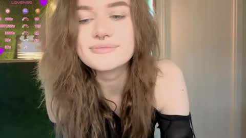 EshleGreen online show from April 2026 07:19:01 PM