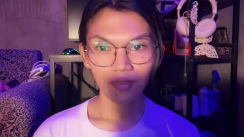 Snapshot of esilchan chatting on April 2026 07:12:02 AM Chelliane online show from April 2026 07:12:02 AM