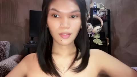 Snapshot of esilchan chatting on May 2026 08:20:01 AM Chelliane online show from May 2026 08:20:01 AM