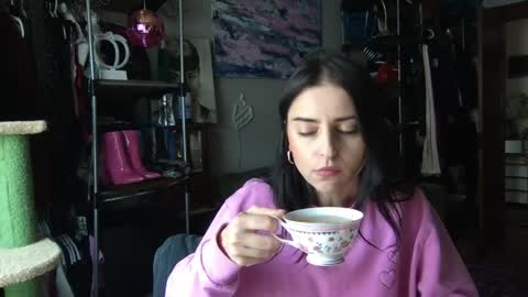 Snapshot of esimaralda chatting on May 2026 02:57:01 PM esimaralda online show from May 2026 02:57:01 PM