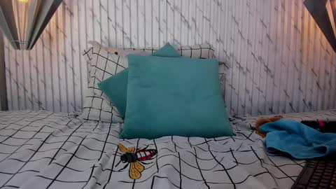 Snapshot of esmeralda__18 chatting on April 2026 08:57:02 PM Esmeralda online show from April 2026 08:57:02 PM