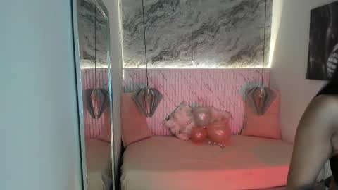 Snapshot of esmeralda__18 chatting on May 2026 07:33:01 PM Esmeralda online show from May 2026 07:33:01 PM
