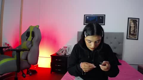 Perla online show from October 2025 05:26:02 AM