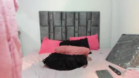 Perla online show from April 2026 10:43:01 AM