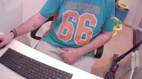 Snapshot of essex_wild chatting on February 2025 09:08:02 PM Morph online show from February 2025 09:08:02 PM