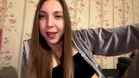 Snapshot of essiecutty chatting on November 2025 04:31:02 PM Kate online show from November 2025 04:31:02 PM