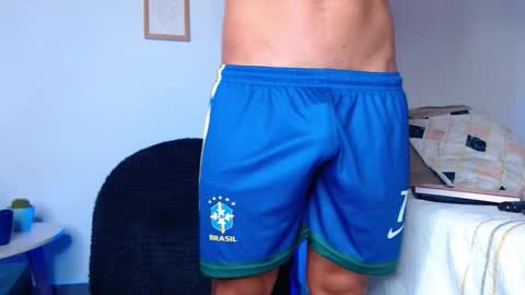 Snapshot of esteban_de_louise chatting on February 2026 12:48:02 PM ESTEBAN online show from February 2026 12:48:02 PM