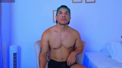 Snapshot of esteban_de_louise chatting on February 2026 02:16:02 PM ESTEBAN online show from February 2026 02:16:02 PM