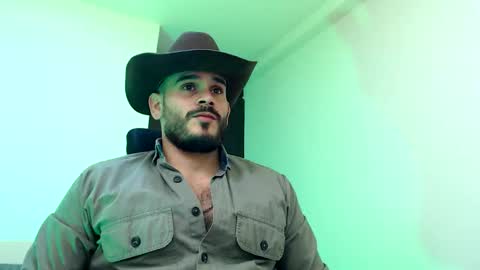 Esteban Fernandez online show from November 2025 01:38:01 AM