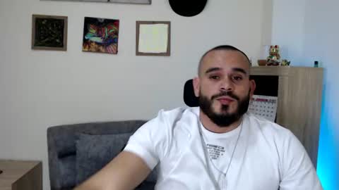 Snapshot of esteban_fer chatting on June 2026 04:03:01 AM Esteban Fernandez online show from June 2026 04:03:01 AM