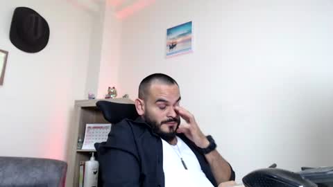 Snapshot of esteban_fer chatting on June 2026 08:30:02 AM Esteban Fernandez online show from June 2026 08:30:02 AM