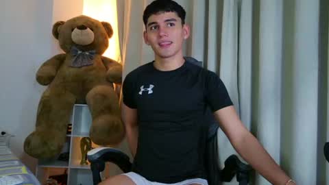 Snapshot of estebanperez_ chatting on July 2026 11:23:02 AM Esteban online show from July 2026 11:23:02 AM