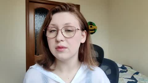 Snapshot of estefananicewarner chatting on July 2026 09:30:01 AM Ivy online show from July 2026 09:30:01 AM