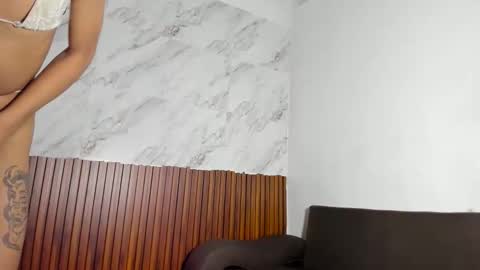Snapshot of estefani_robles chatting on May 2026 10:08:02 PM estefani robles online show from May 2026 10:08:02 PM