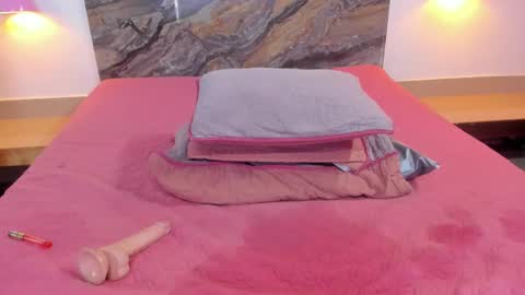 Stefy online show from March 2025 06:37:01 AM