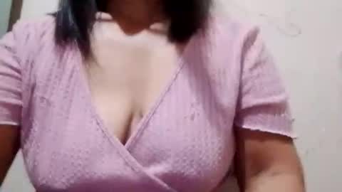 Snapshot of estella_babe chatting on May 2026 08:26:02 PM estella_babe online show from May 2026 08:26:02 PM