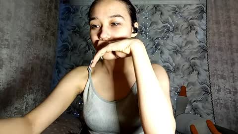 Snapshot of estellekirbo chatting on April 2026 01:09:02 PM estellekirbo online show from April 2026 01:09:02 PM