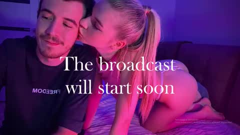 Ester online show from December 2025 05:09:01 PM