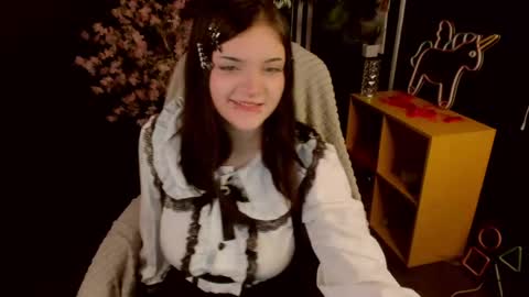 Ester  online show from April 2026 10:54:02 AM