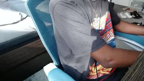 Snapshot of estessaid chatting on October 2025 09:01:01 PM 94Bottles online show from October 2025 09:01:01 PM