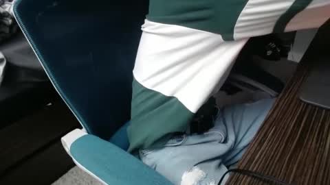 Snapshot of estessaid chatting on October 2025 07:55:01 PM 94Bottles online show from October 2025 07:55:01 PM