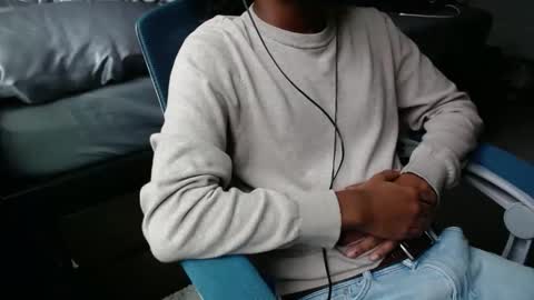 Snapshot of estessaid chatting on October 2025 08:44:02 PM 94Bottles online show from October 2025 08:44:02 PM