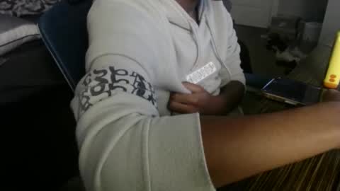 Snapshot of estessaid chatting on November 2025 01:25:02 AM 94Bottles online show from November 2025 01:25:02 AM