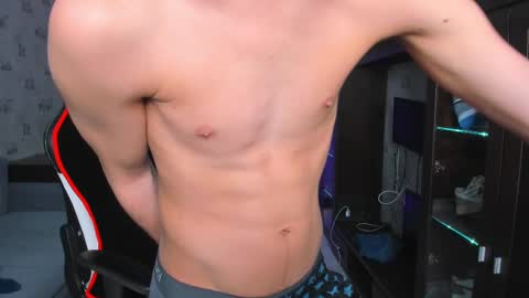 LOUIS online show from February 2025 03:32:01 AM