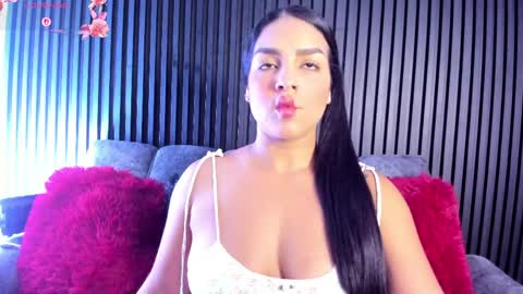 Snapshot of estrella_garcia chatting on May 2026 12:22:01 PM Estrella Garcia online show from May 2026 12:22:01 PM